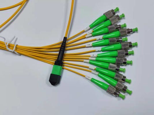 kupować 12 Kabel MPO z włóknem MTP z APC Male do FC APC Fanout Patch Cord dla zastosowań o wysokiej gęstości produkcja online